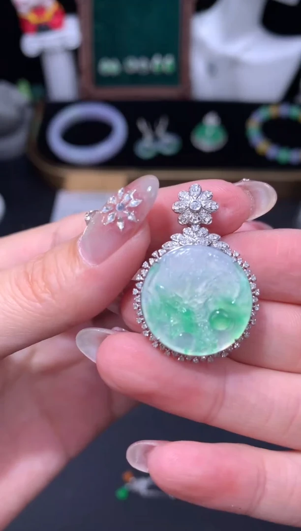 18K金镶嵌定制翡翠48小时鉴赏期 退货不扣服务费