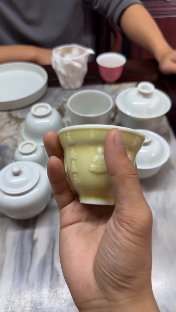 预售 天义华 黄釉坐佛折腰杯