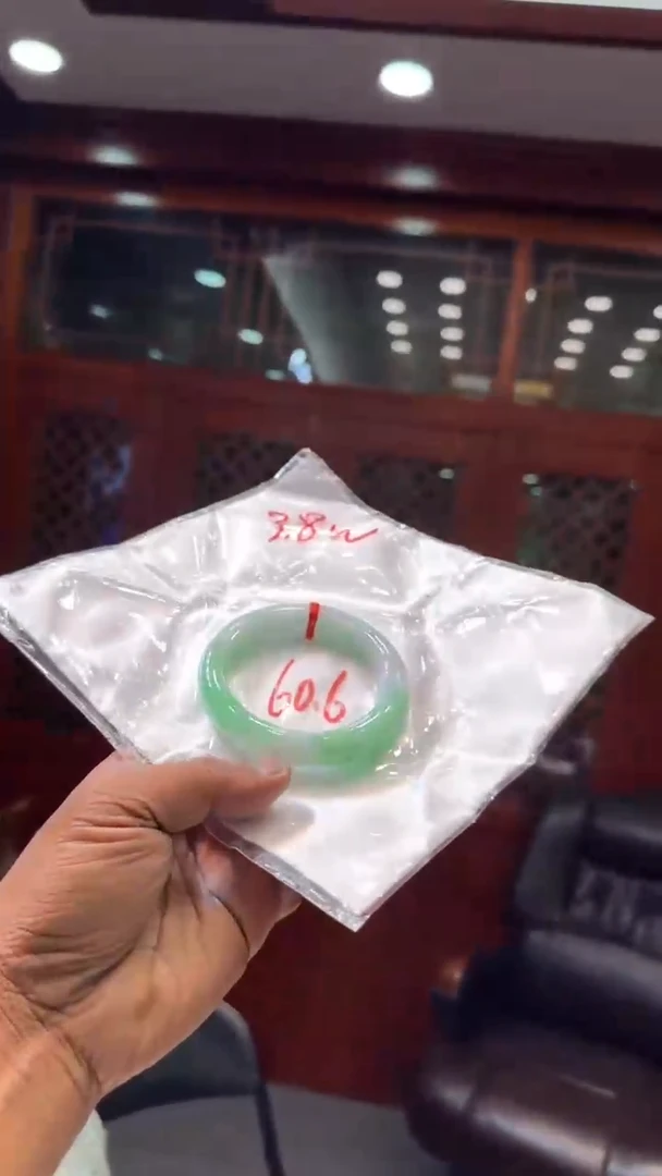 【闪购商品】翡翠手镯未镶嵌手镯