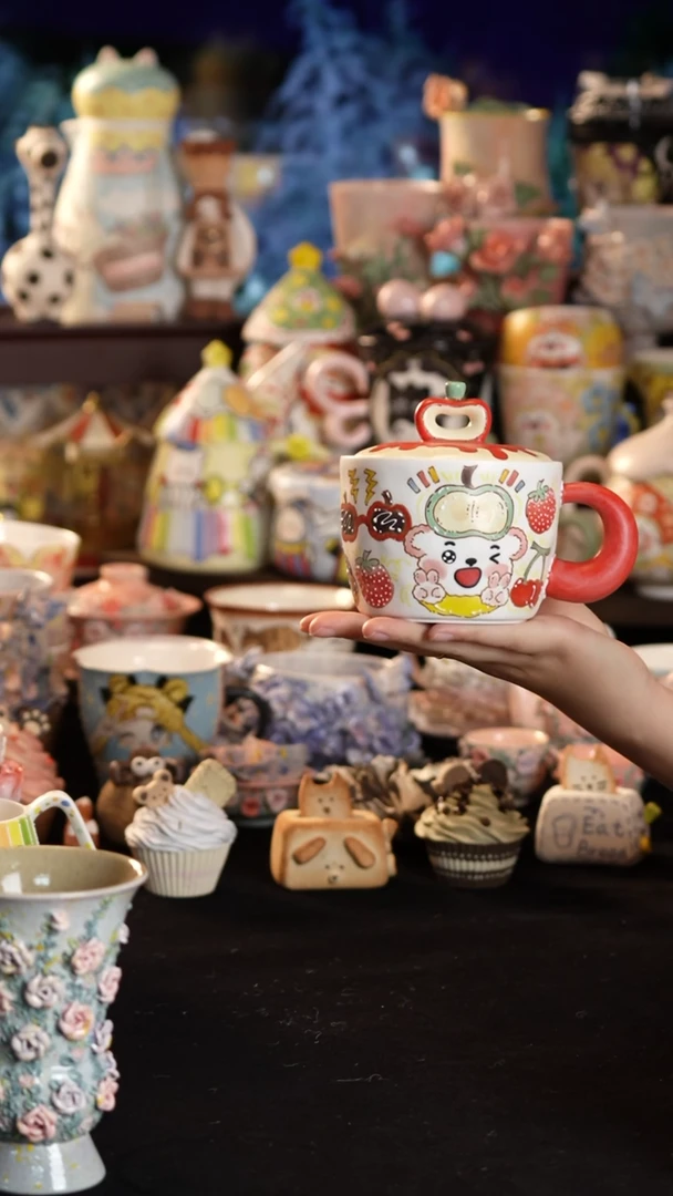 摆件陶景德镇釉下彩手绘设计师款陶瓷