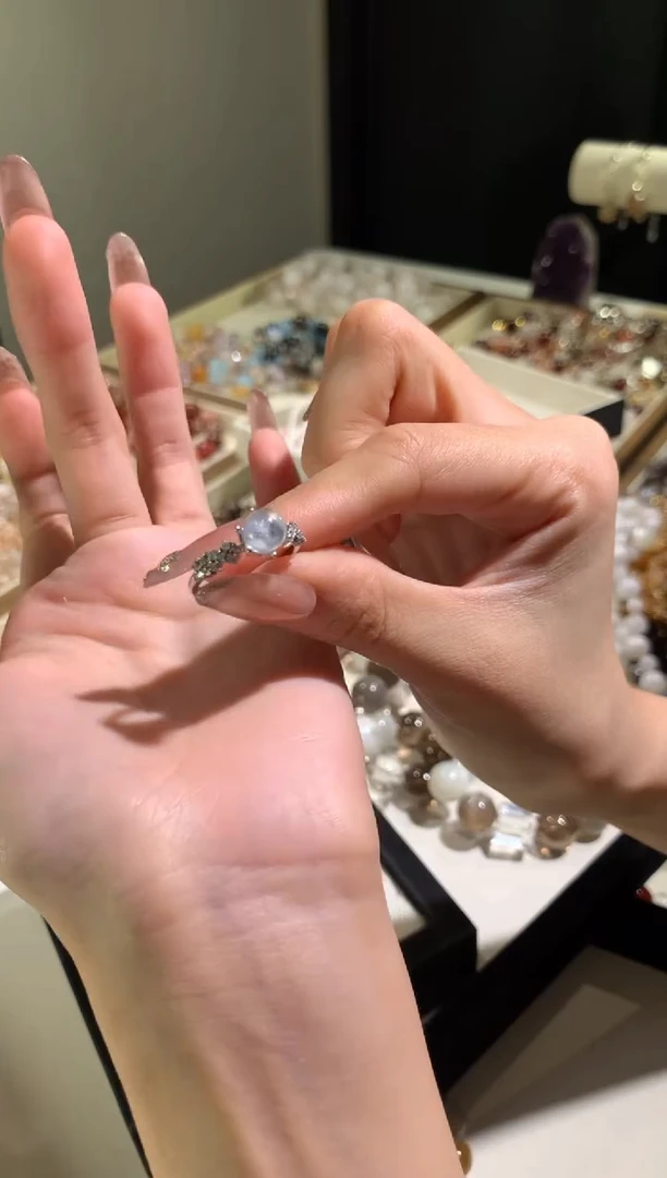 银S925镶嵌戒指水晶蓝针