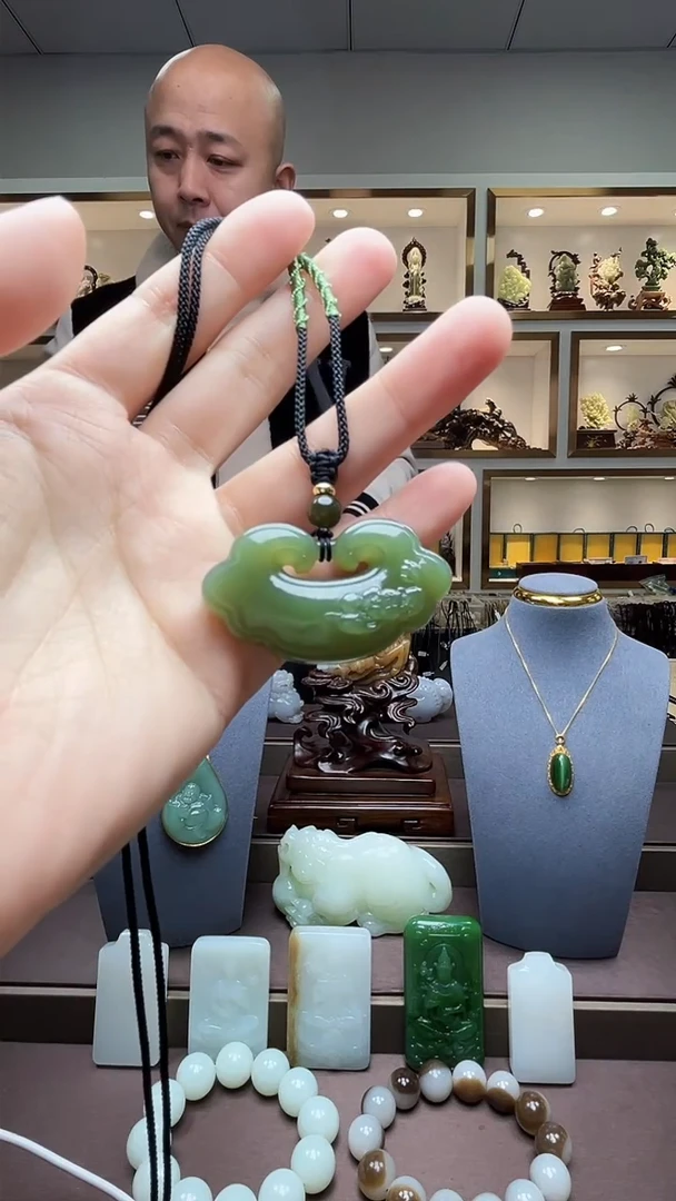 【闪购商品】和田玉挂件未镶嵌苏