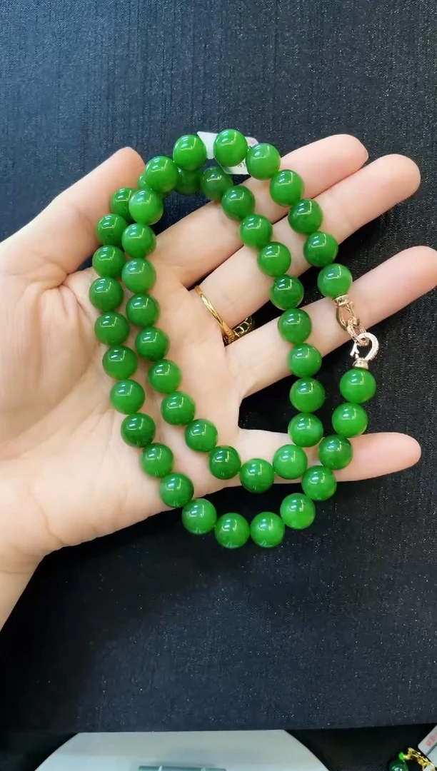 和田玉未镶嵌颈饰多样性发一