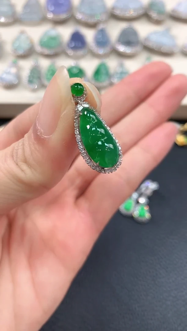 【闪购商品】翡翠吊坠(不含链)18K金镶嵌b116