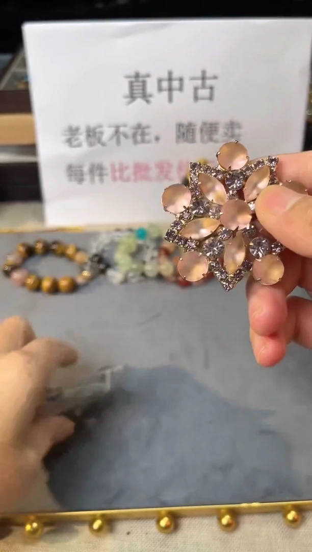 纯铜合金琉璃胸针