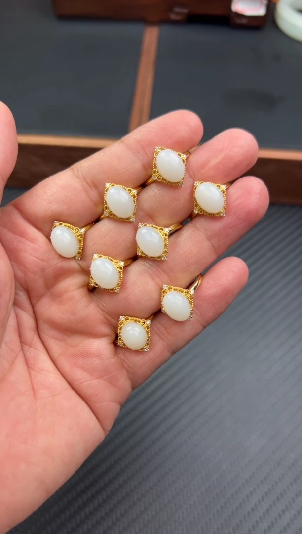 【闪购商品】和田玉戒指未镶嵌且末微色差米达多样性发货拍一发一