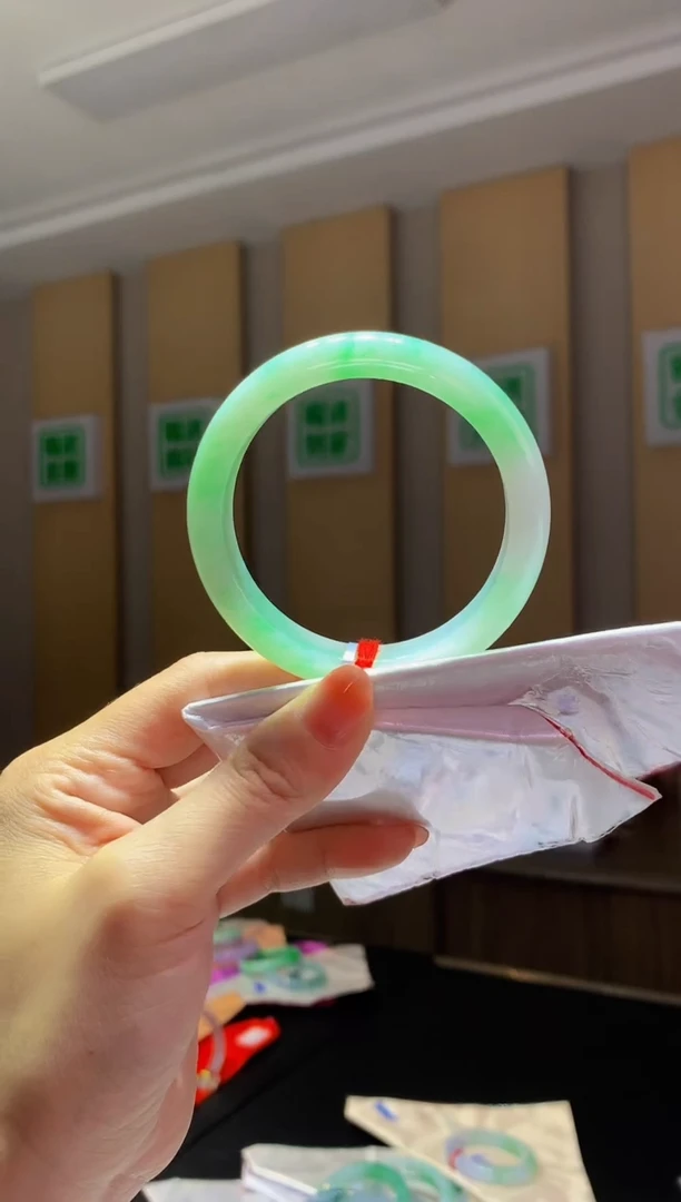 未镶嵌手镯翡翠- Q49圈口 56