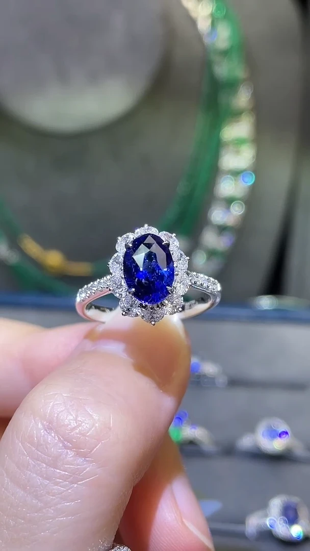 蓝宝石戒指18K金镶嵌斯里兰卡  无烧皇家蓝2.1ct