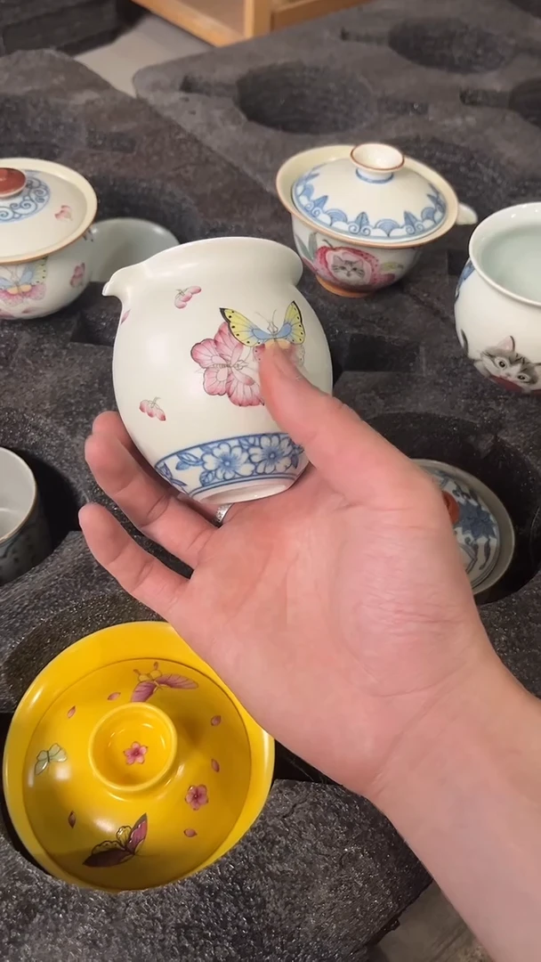 11111青花斗彩蝴蝶钱袋公道