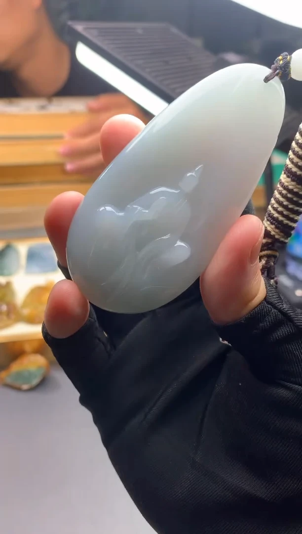 颈饰未镶嵌翡翠悟道