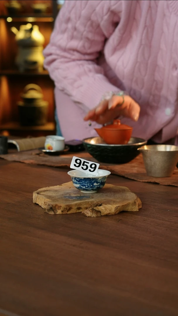 青花山水撇口杯..959