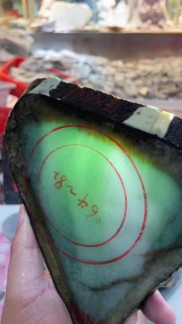 裸石翡翠至**道0东0翡翠珠宝73