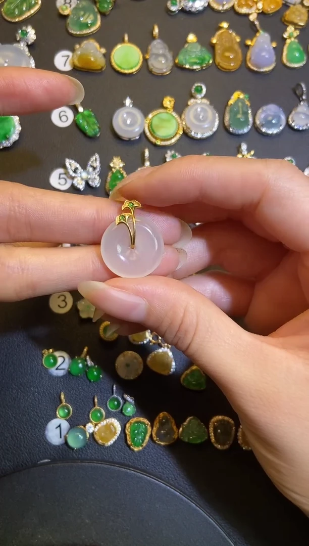 吊坠(不含链)18K金镶嵌翡翠1