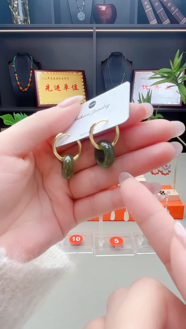 未镶嵌和田玉耳饰你要耳圈