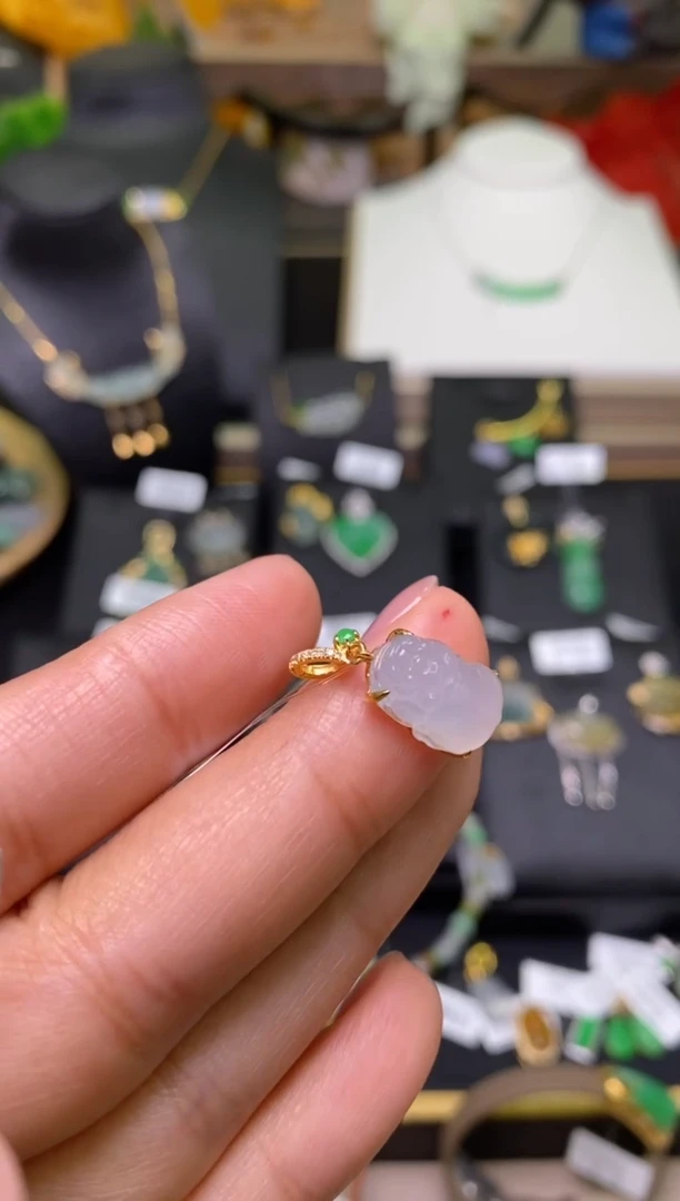 【闪购商品】翡翠颈饰18K金镶嵌净货17986