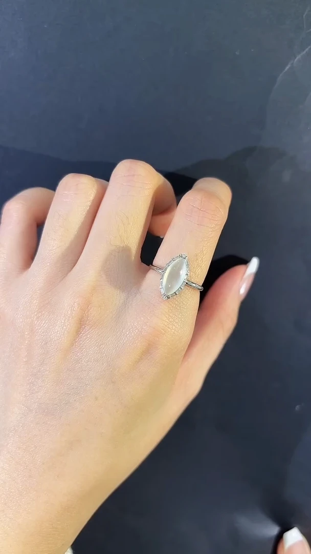 【闪购商品】翡翠戒指18K金镶嵌翡翠马眼戒指多人不退不换