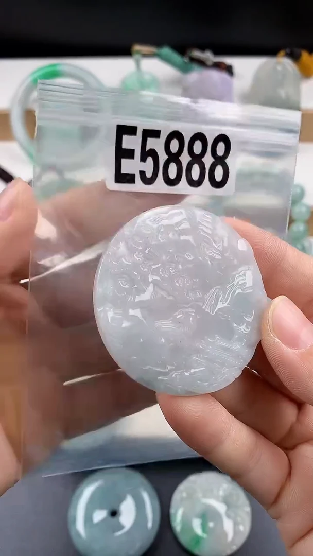 颈饰未镶嵌翡翠天然翡翠吊坠挂件