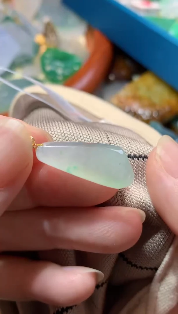 翡翠18K金镶嵌吊坠(不含链)吊坠