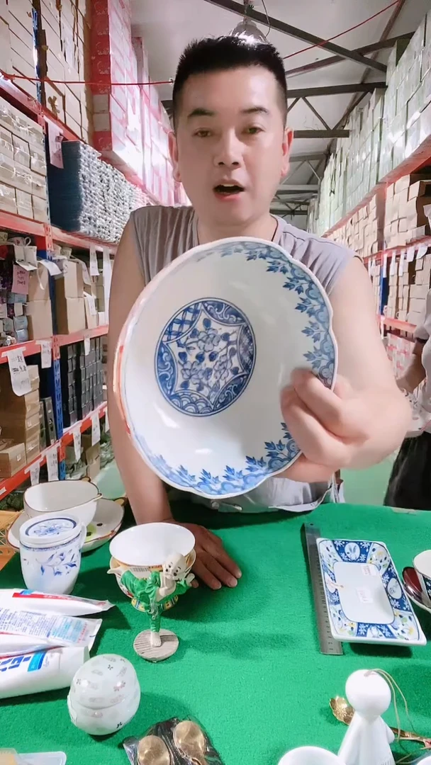 瓷片碗碟好物一件不留@@1