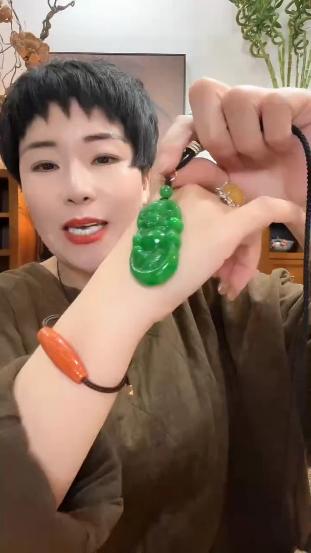 吊坠(赠链)未镶嵌翡翠128