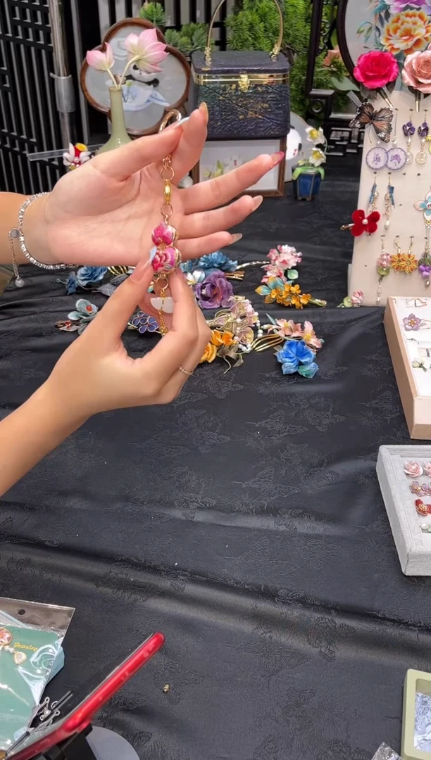 织绣西**浠苏绣非遗饰品