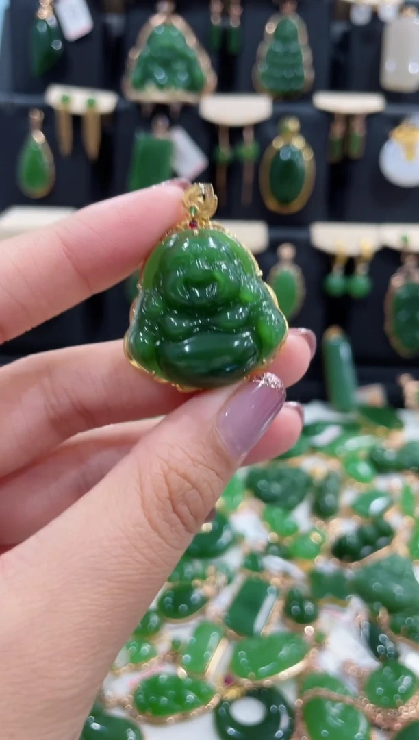 【闪购商品】和田玉（碧玉）颈饰18K金镶嵌佛公