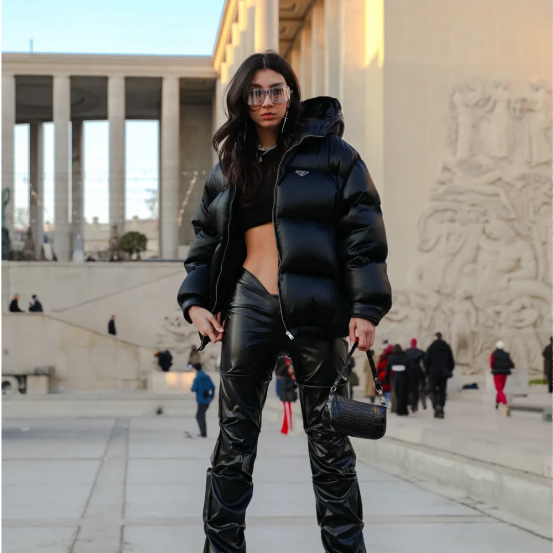 全新未使用 Prada/普拉达 徽标连帽拉链长袖 黑色/38