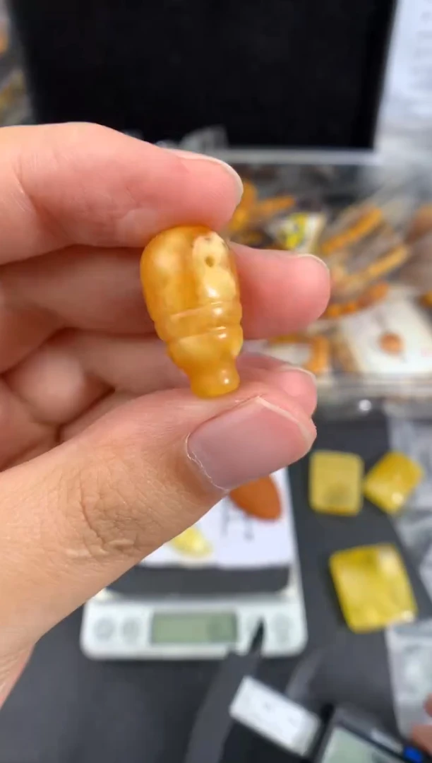蜜蜡未镶嵌珠宝奇石1