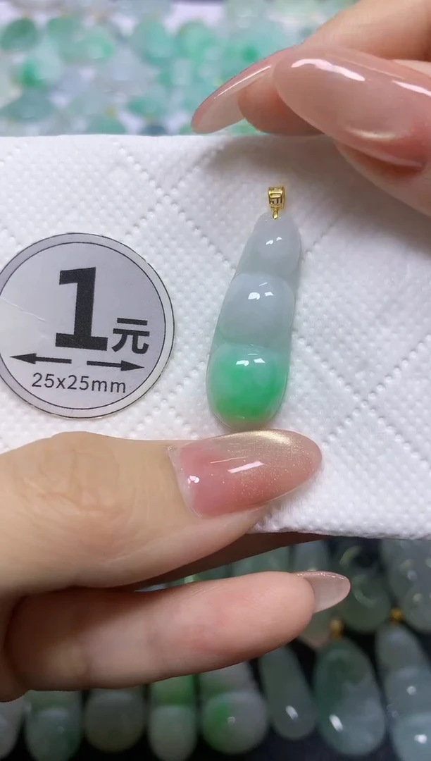 翡翠18K金镶嵌颈饰天然翡翠A货