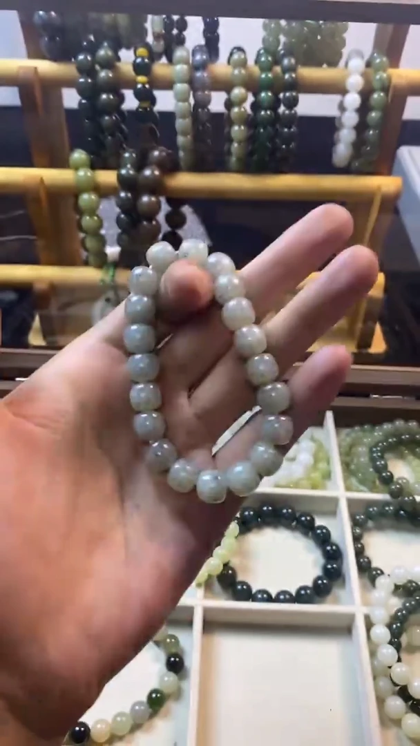 未镶嵌手串和田玉主播推荐！！