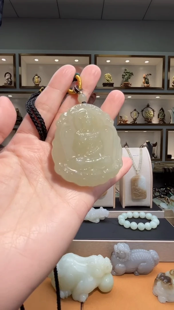 颈饰未镶嵌和田玉苏