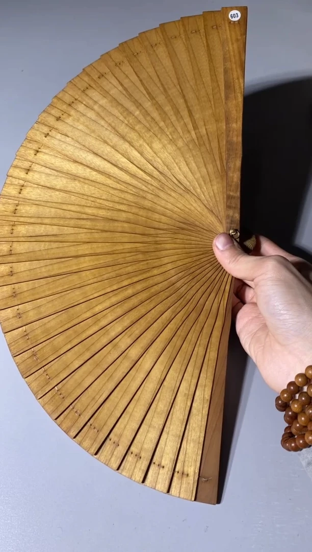 【闪购商品】金丝楠木雕603号21cm金丝楠木小叶桢楠扇子