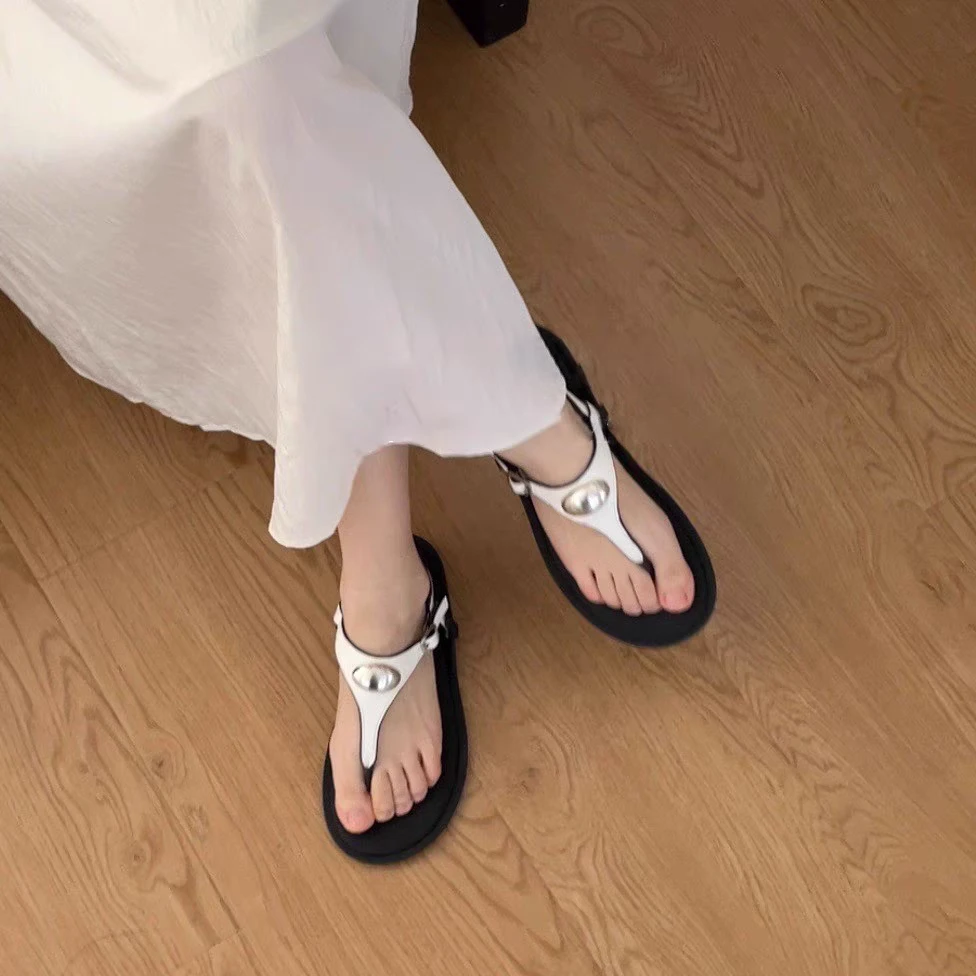 2025新款设计感小银蛋凉鞋女百搭人字夹趾沙滩凉拖鞋外穿 2220-1