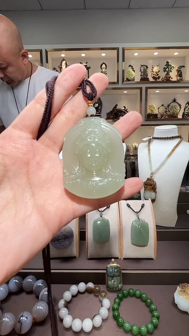 和田玉未镶嵌颈饰苏