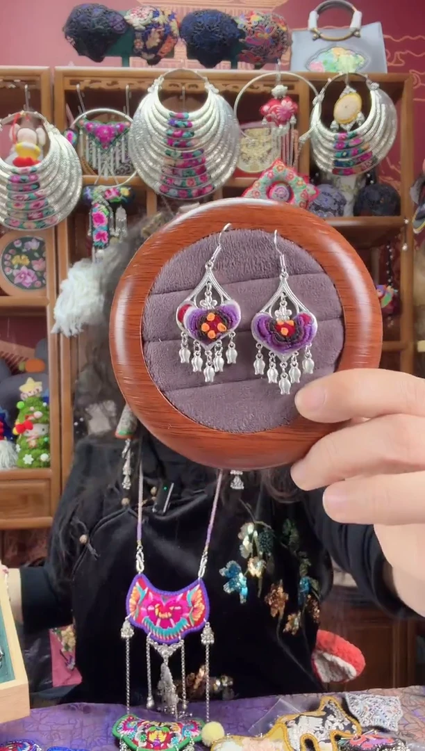 刺绣耳环86甜甜家