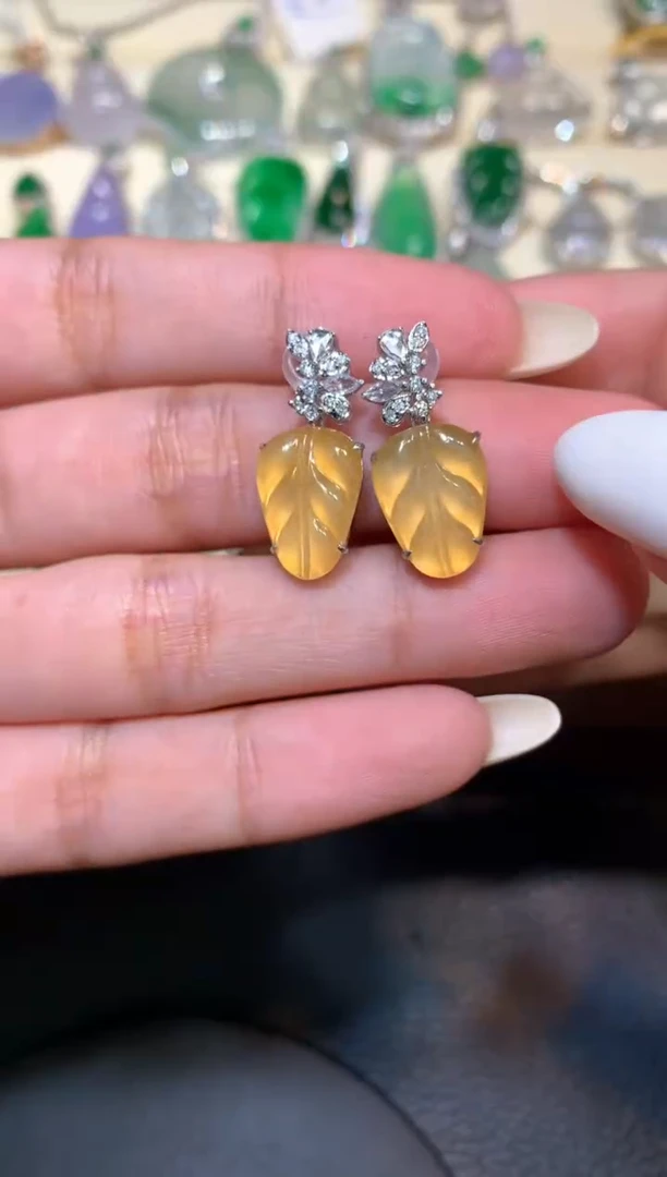 18K金镶嵌翡翠耳饰1