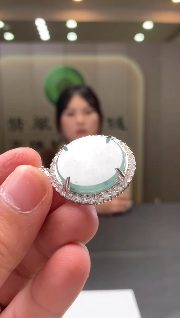 颈饰未镶嵌翡翠绕**烟          *225