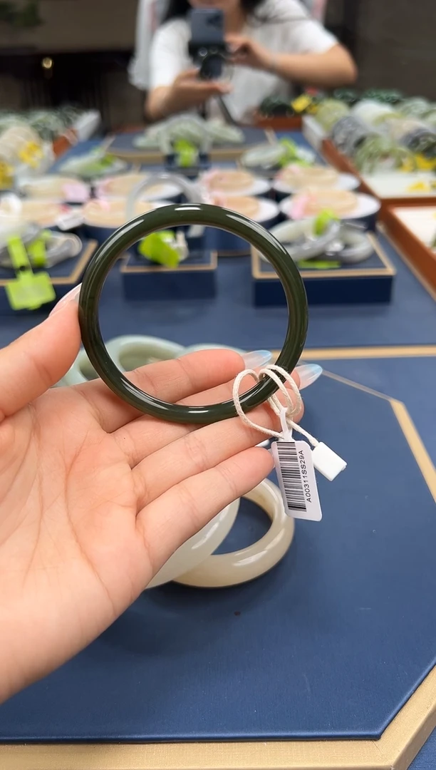 和田玉手镯未镶嵌A0031-57