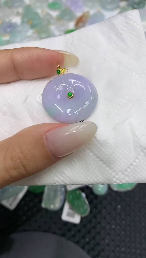 颈饰18K金镶嵌翡翠111111111111