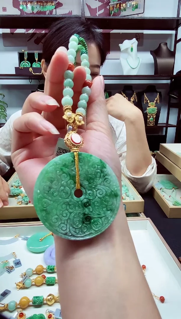 翡翠未镶嵌颈饰翡翠吊坠