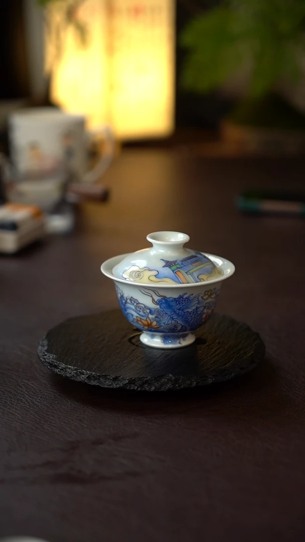景德镇全手工手绘青花斗彩鲤鱼跃龙门二才盖碗