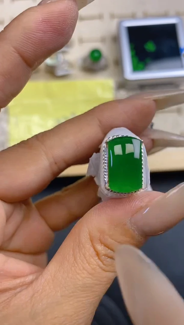 定制翡翠未镶嵌大****营天然翡翠蛋面72