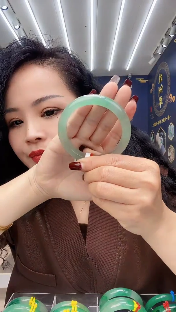 【闪购商品】石英质玉手镯未镶嵌12