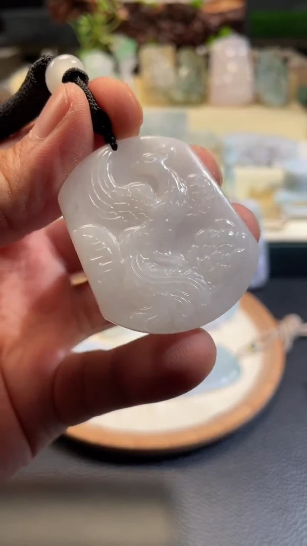 翡翠未镶嵌颈饰8/05/142