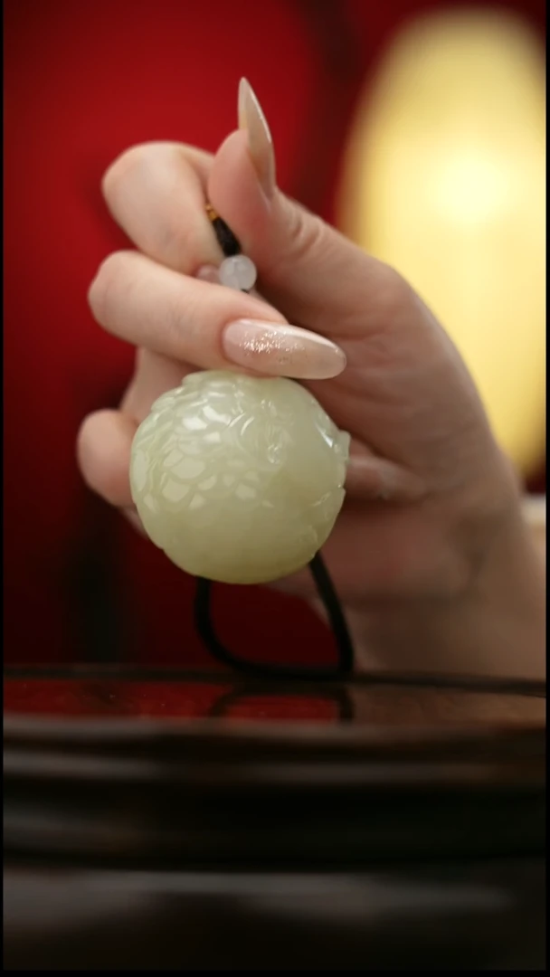 玉【年年有余】锦鲤天然玉石手把件