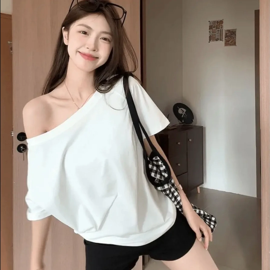 斜肩短袖T恤一字肩设计感宽松显瘦露肩辣妹上衣夏季慵懒感百搭