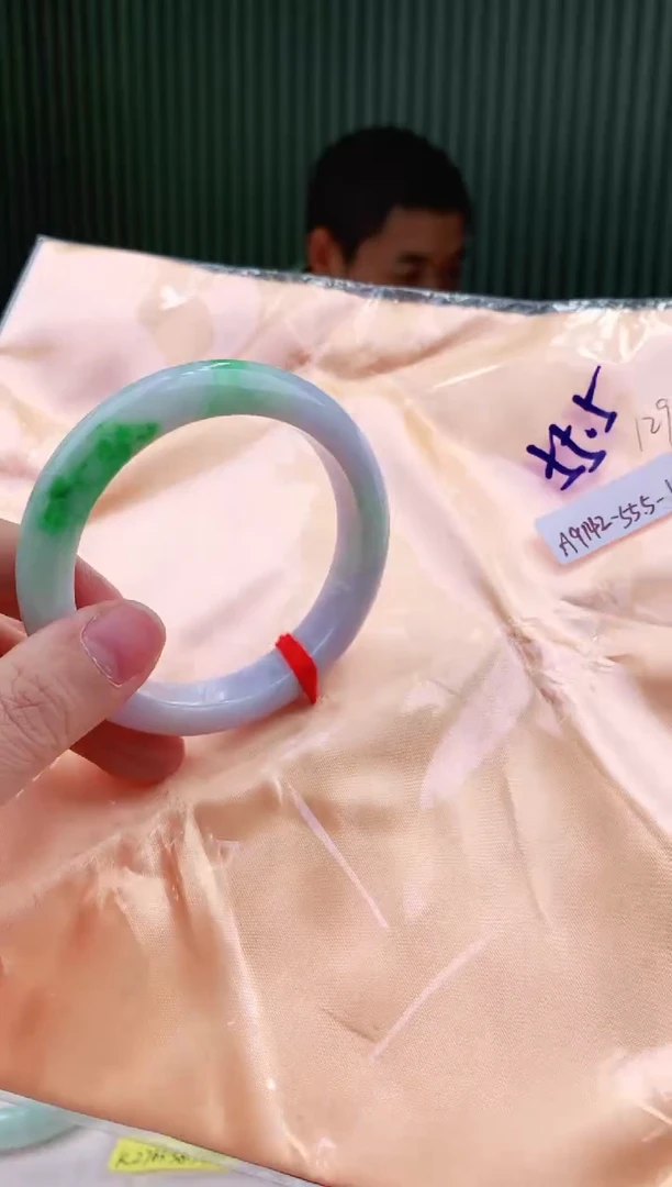 未镶嵌手镯翡翠55