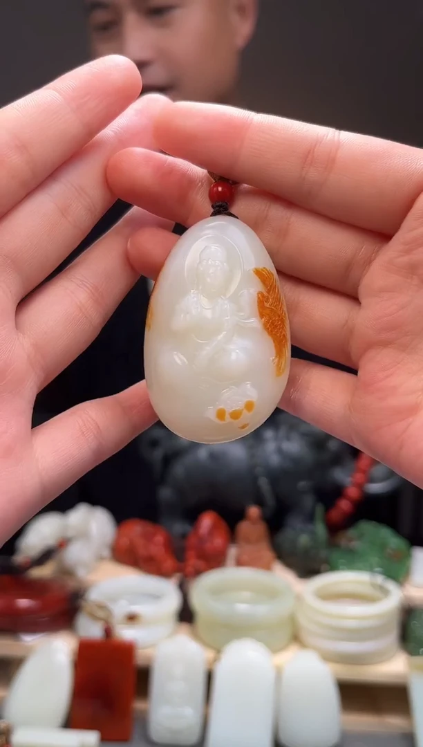 颈饰未镶嵌和田玉吊坠