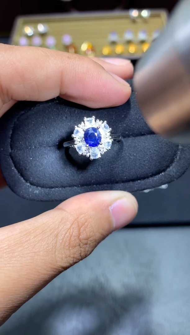 戒指蓝宝石未镶嵌P130