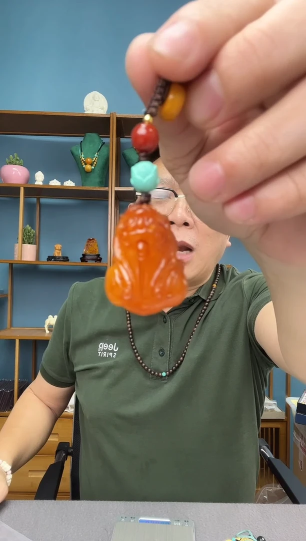未镶嵌琥珀裸石17(有瑕介意勿拍）